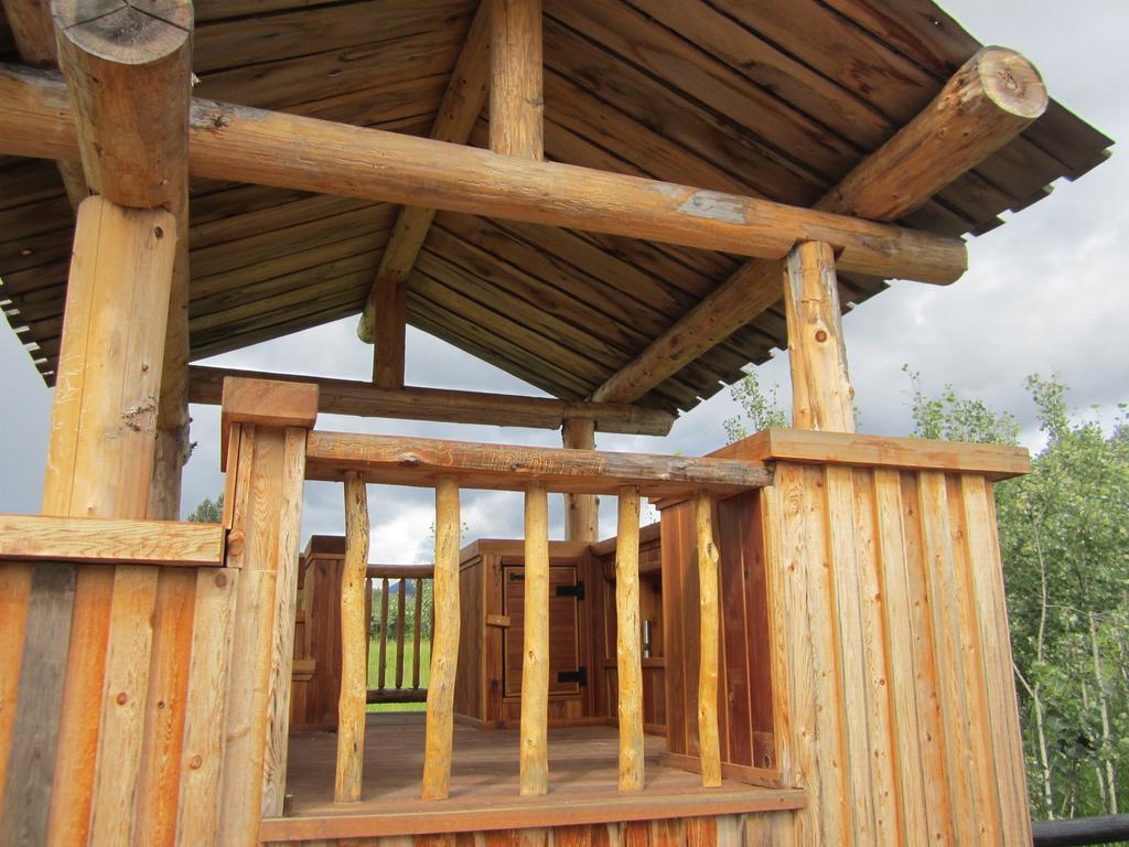Ldr Lodge - Last Dollar Ranch Smithers Eksteriør bilde