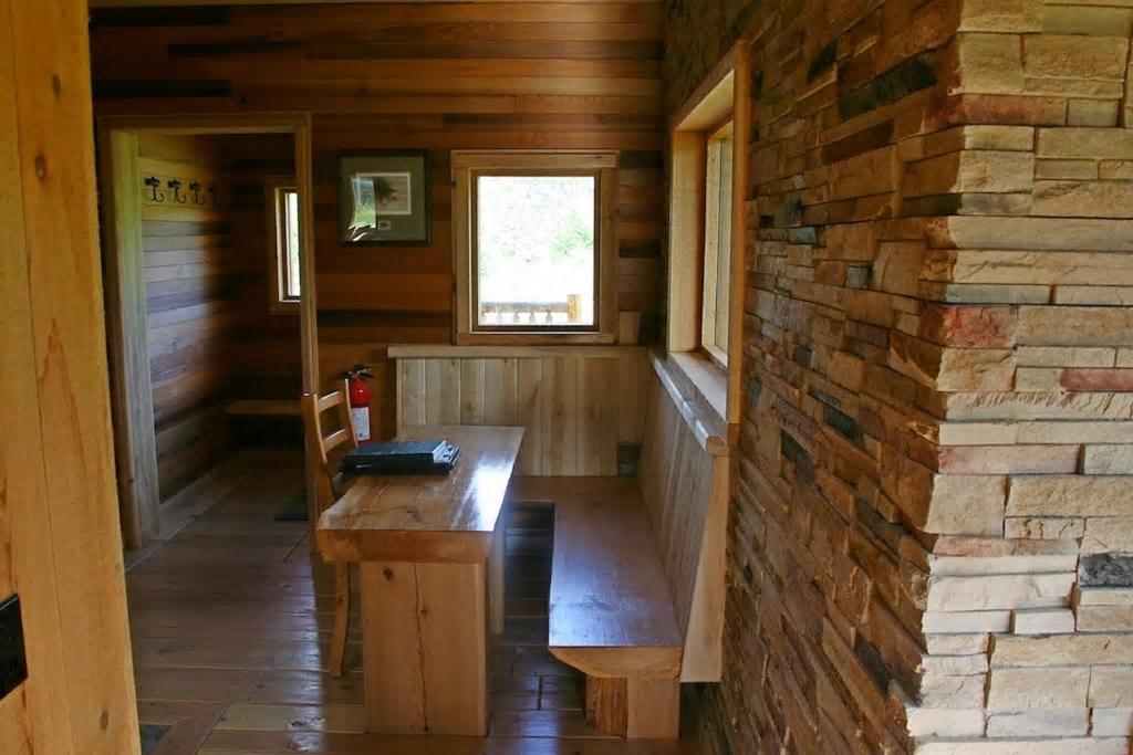 Ldr Lodge - Last Dollar Ranch Smithers Eksteriør bilde